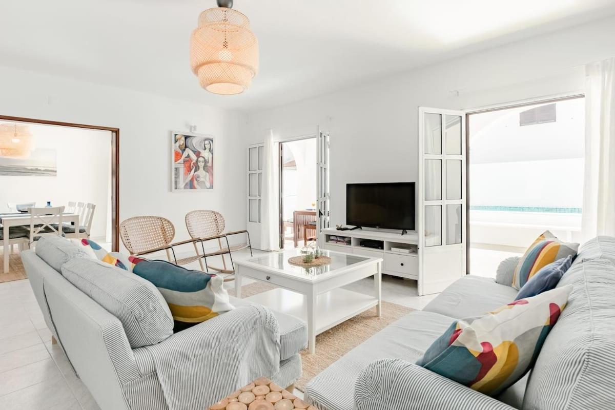 Beachfront Villa With Private Pool In Manta Rota Vila Nova de Cacela Exteriér fotografie