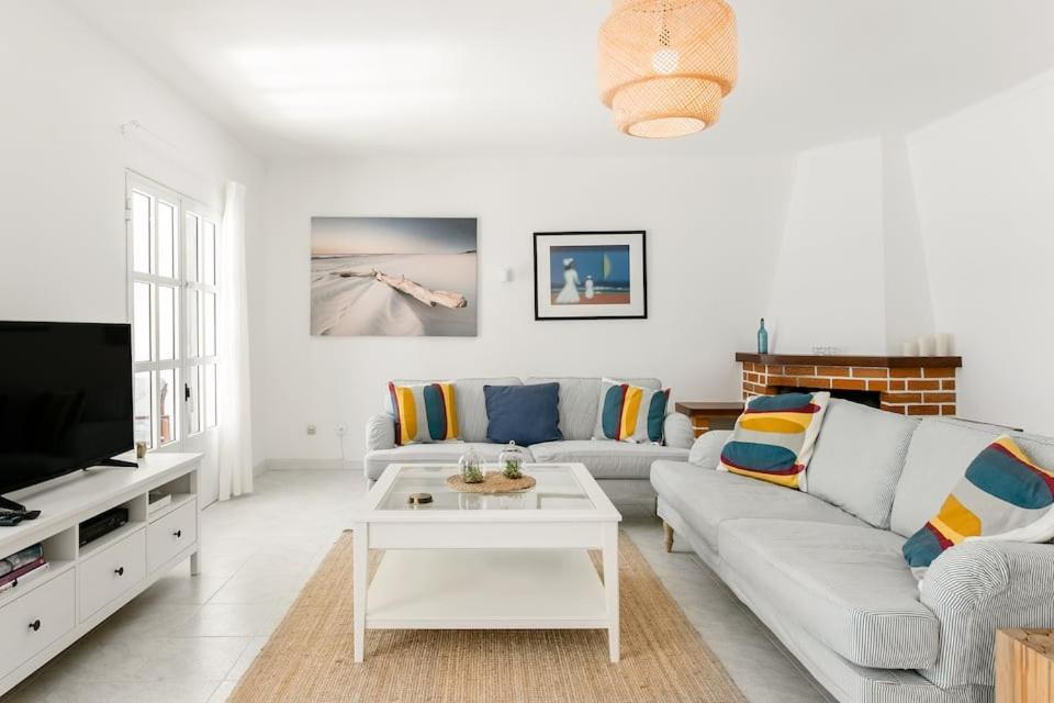 Beachfront Villa With Private Pool In Manta Rota Vila Nova de Cacela Exteriér fotografie